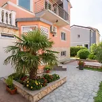Cozy In With Wifi Apartmán Crikvenica