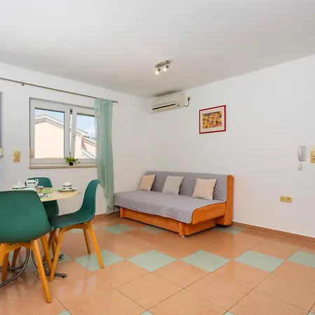 Appartamento Cozy In With Wifi Crikvenica